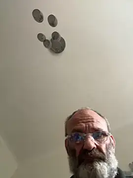 Shyboy817 online show from November 4, 2025, 2:16 pm