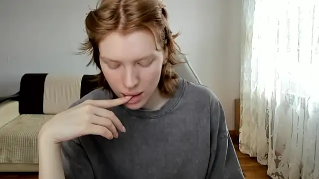 StellaDavis online show from April 18, 2026, 11:03 am