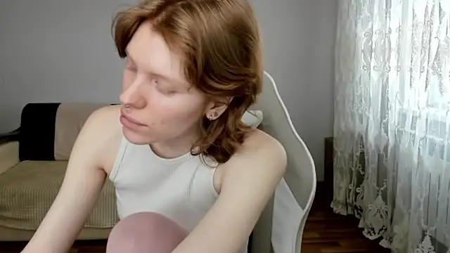 StellaDavis online show from April 22, 2026, 10:17 am