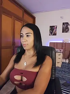 Snapshot of charlotte_bayron02 chatting on June 2, 2026, 12:56 am charlotte bayron02 online show from June 2, 2026, 12:56 am