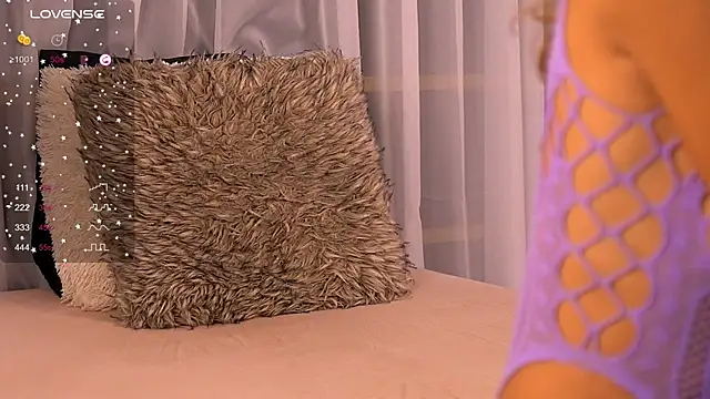 CynthiaWest online show from September 9, 2025, 3:06 am