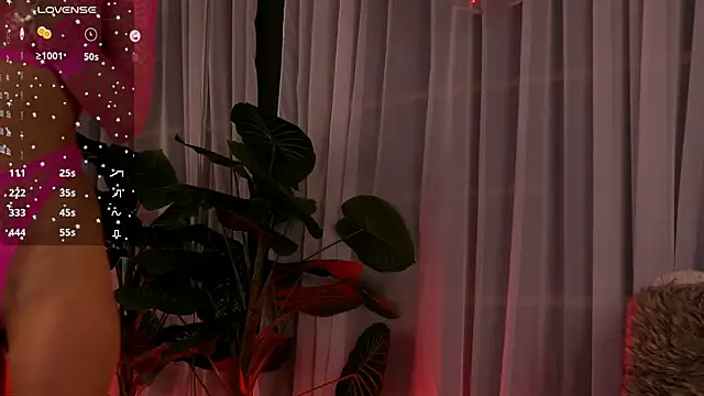 Snapshot of CynthiaWest chatting on January 9, 2026, 4:15 am CynthiaWest online show from January 9, 2026, 4:15 am