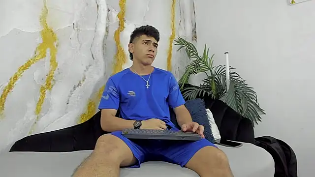 andrew rose  online show from September 20, 2025, 3:24 pm