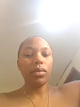 Missthigh online show from October 5, 2025, 6:12 am