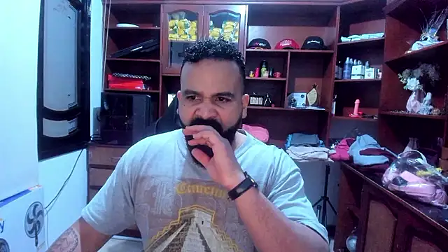 Snapshot of Drako_Argentii chatting on December 7, 2024, 12:35 pm Drako Argentii online show from December 7, 2024, 12:35 pm