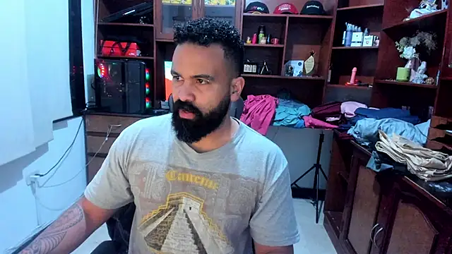 Snapshot of Drako_Argentii chatting on December 11, 2024, 3:02 am Drako Argentii online show from December 11, 2024, 3:02 am