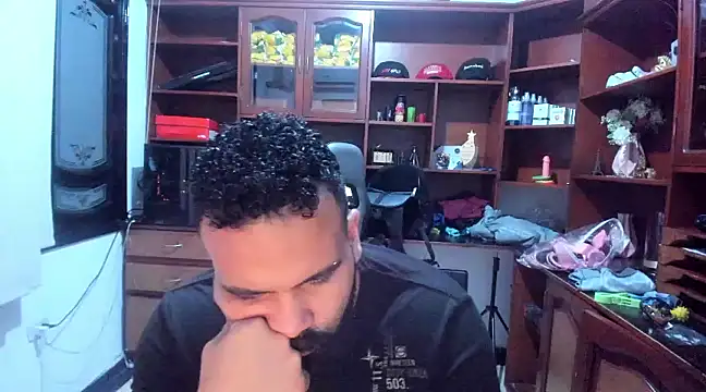 Snapshot of Drako_Argentii chatting on December 12, 2024, 3:54 am Drako Argentii online show from December 12, 2024, 3:54 am