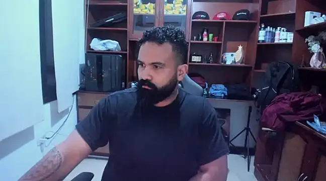 Snapshot of Drako_Argentii chatting on December 15, 2024, 7:57 am Drako Argentii online show from December 15, 2024, 7:57 am