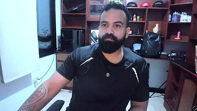 Snapshot of Drako_Argentii chatting on December 19, 2024, 3:29 am Drako Argentii online show from December 19, 2024, 3:29 am