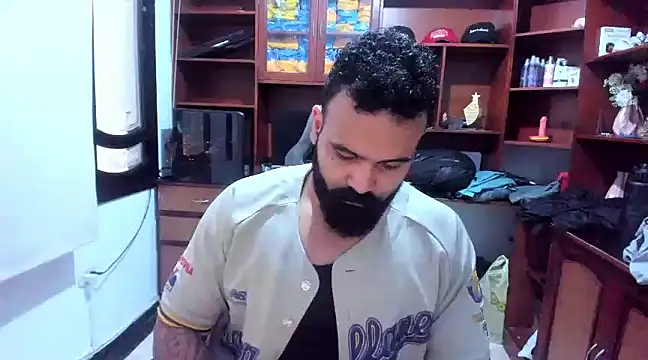 Snapshot of Drako_Argentii chatting on December 22, 2024, 6:04 pm Drako Argentii online show from December 22, 2024, 6:04 pm