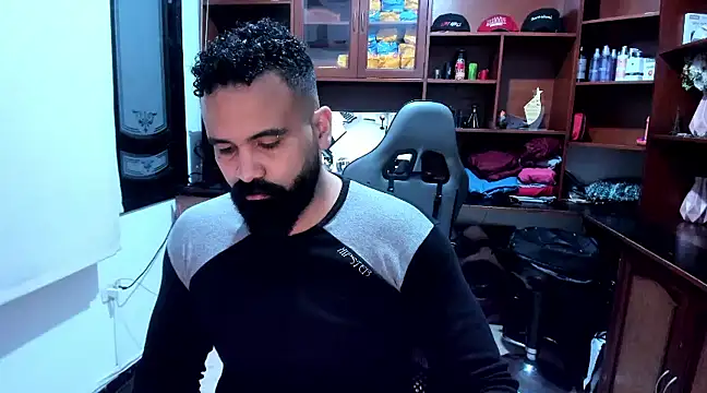 Snapshot of Drako_Argentii chatting on December 30, 2024, 11:17 pm Drako Argentii online show from December 30, 2024, 11:17 pm