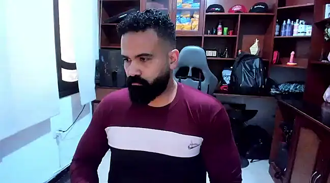 Snapshot of Drako_Argentii chatting on December 31, 2024, 8:34 pm Drako Argentii online show from December 31, 2024, 8:34 pm