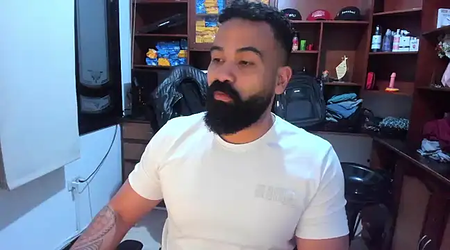 Snapshot of Drako_Argentii chatting on January 3, 2025, 10:40 pm Drako Argentii online show from January 3, 2025, 10:40 pm