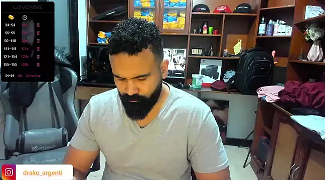 Snapshot of Drako_Argentii chatting on January 4, 2025, 11:06 pm Drako Argentii online show from January 4, 2025, 11:06 pm