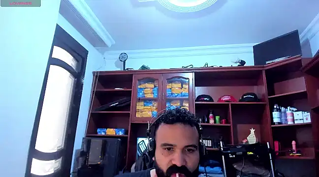 Snapshot of Drako_Argentii chatting on January 10, 2025, 2:13 pm Drako Argentii online show from January 10, 2025, 2:13 pm