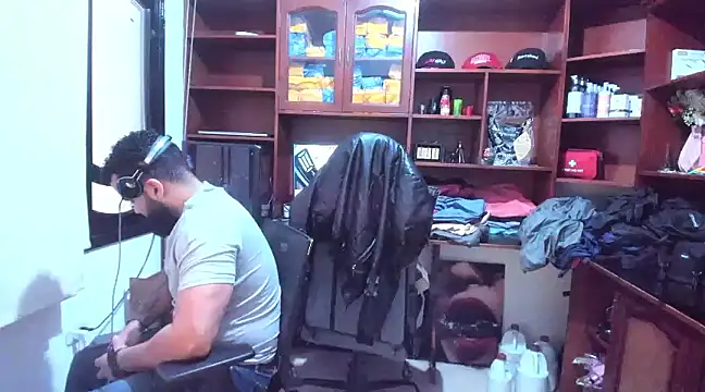 Snapshot of Drako_Argentii chatting on January 16, 2025, 3:46 pm Drako Argentii online show from January 16, 2025, 3:46 pm