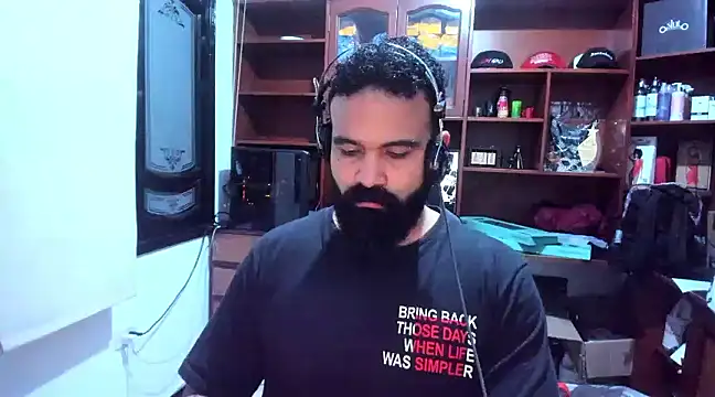 Snapshot of Drako_Argentii chatting on January 21, 2025, 6:43 am Drako Argentii online show from January 21, 2025, 6:43 am