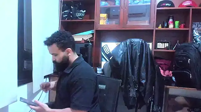 Snapshot of Drako_Argentii chatting on January 29, 2025, 6:43 am Drako Argentii online show from January 29, 2025, 6:43 am