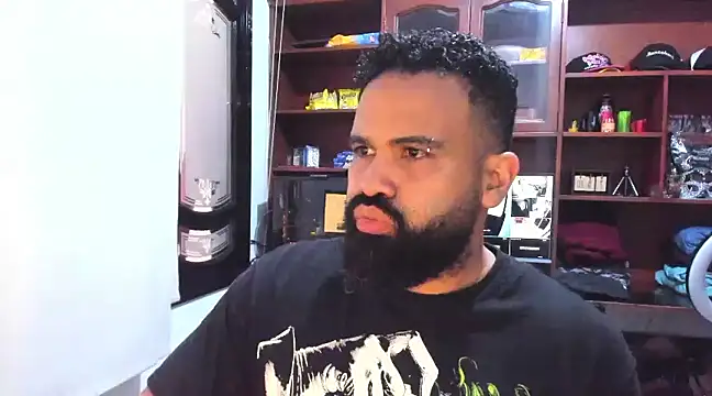 Snapshot of Drako_Argentii chatting on February 7, 2025, 8:31 pm Drako Argentii online show from February 7, 2025, 8:31 pm