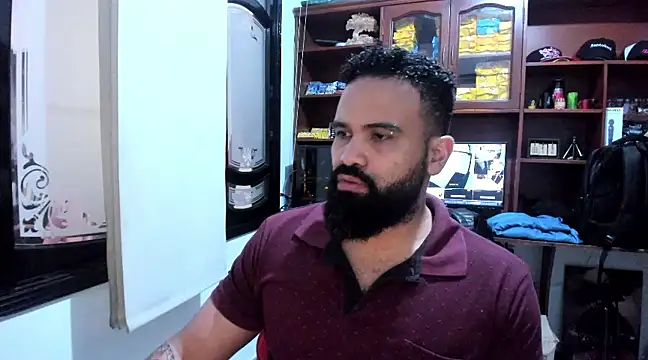 Snapshot of Drako_Argentii chatting on February 14, 2025, 7:54 pm Drako Argentii online show from February 14, 2025, 7:54 pm