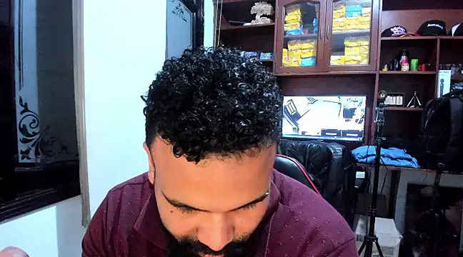 Snapshot of Drako_Argentii chatting on February 14, 2025, 10:58 pm Drako Argentii online show from February 14, 2025, 10:58 pm