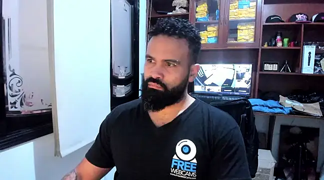 Snapshot of Drako_Argentii chatting on February 15, 2025, 7:50 pm Drako Argentii online show from February 15, 2025, 7:50 pm