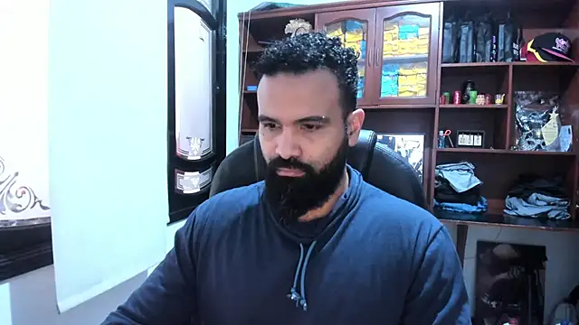 Snapshot of Drako_Argentii chatting on February 24, 2025, 4:04 pm Drako Argentii online show from February 24, 2025, 4:04 pm