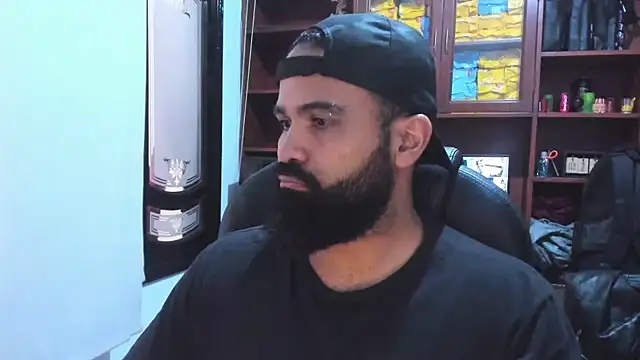 Snapshot of Drako_Argentii chatting on February 28, 2025, 1:47 pm Drako Argentii online show from February 28, 2025, 1:47 pm