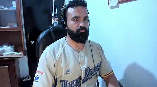 Snapshot of Drako_Argentii chatting on March 17, 2025, 10:06 pm Drako Argentii online show from March 17, 2025, 10:06 pm