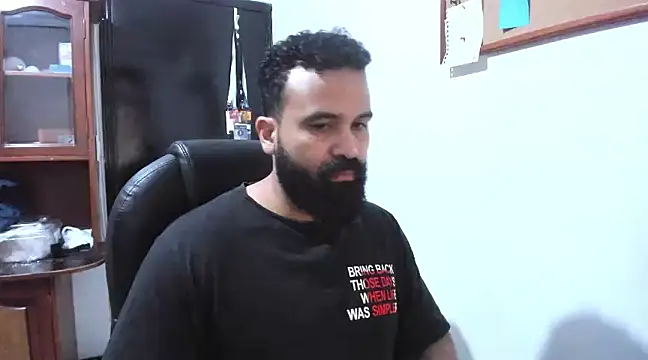 Snapshot of Drako_Argentii chatting on March 19, 2025, 7:49 pm Drako Argentii online show from March 19, 2025, 7:49 pm