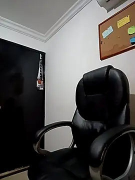 Snapshot of Drako_Argentii chatting on September 14, 2025, 6:29 pm Drako Argentii online show from September 14, 2025, 6:29 pm