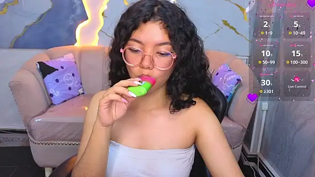 victoria castillo b online show from April 12, 2026, 7:57 am