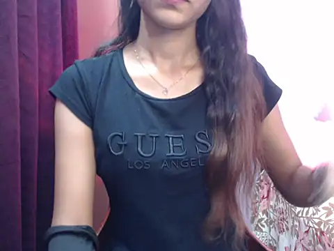 Angel kiyara online show from September 28, 2025, 6:13 pm