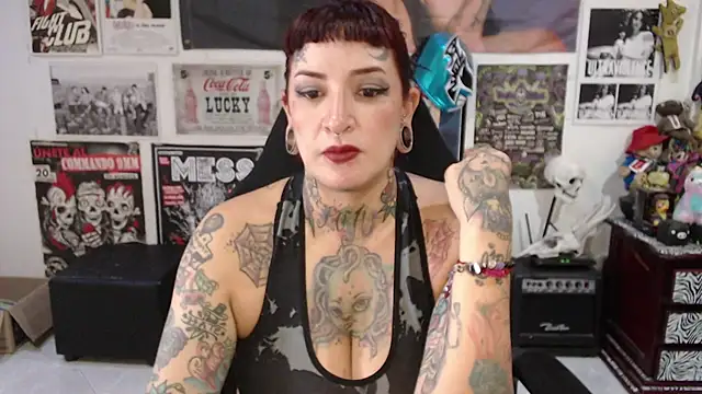 Rollyderolandia666 online show from April 21, 2026, 6:34 pm