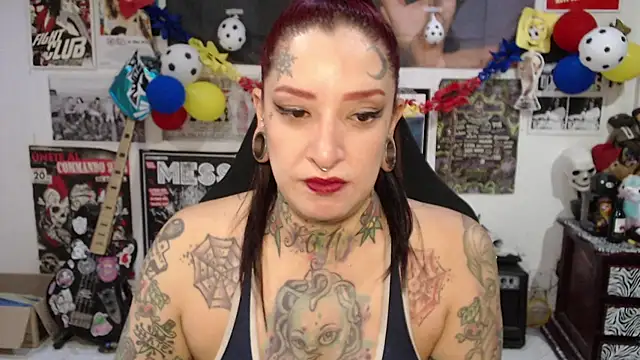 Snapshot of Rollyderolandia666 chatting on July 13, 2026, 10:34 pm Rollyderolandia666 online show from July 13, 2026, 10:34 pm
