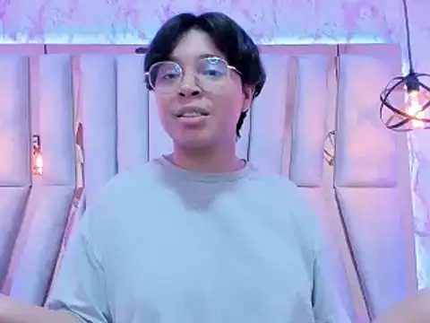 Emmapark  online show from February 26, 2025, 1:00 am