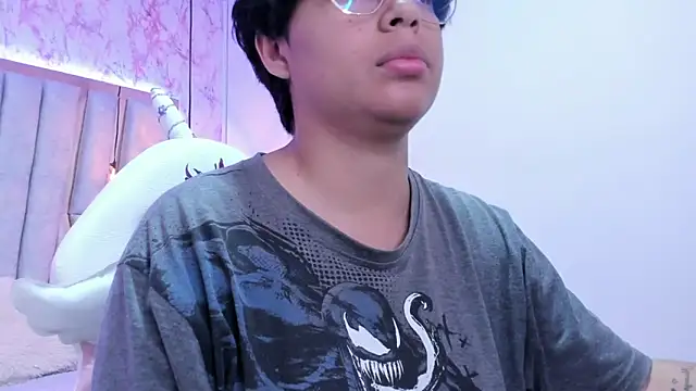 Emmapark  online show from March 1, 2025, 6:32 pm