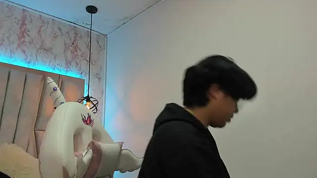 Emmapark  online show from March 22, 2025, 11:21 am