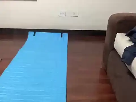 littlelatinhunter online show from November 14, 2025, 10:47 am