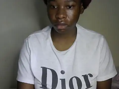 Snapshot of Novah_ chatting on May 3, 2026, 11:44 pm Novah online show from May 3, 2026, 11:44 pm