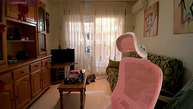 bella apont online show from February 24, 2025, 7:33 am