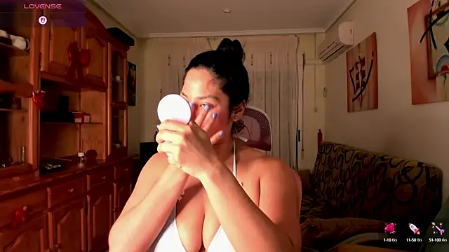 bella apont online show from March 21, 2025, 8:50 pm