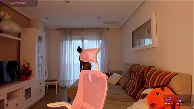 bella apont online show from September 30, 2025, 5:29 pm