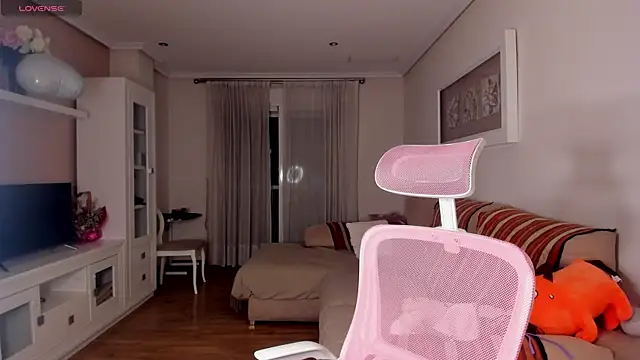 bella apont online show from October 29, 2025, 9:27 pm