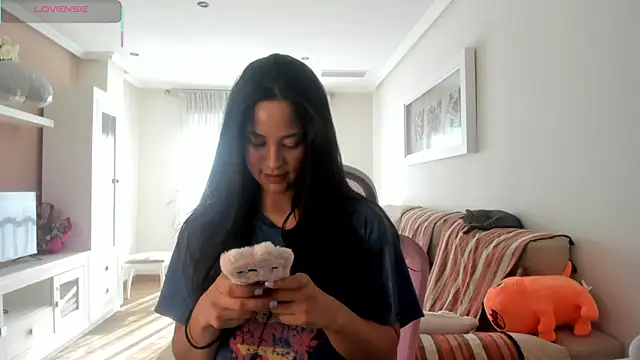 bella apont online show from November 17, 2025, 11:27 am