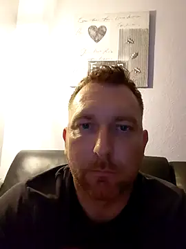 Snapshot of Au_plaisir_des_femmes chatting on July 1, 2026, 9:03 pm Au plaisir des femmes online show from July 1, 2026, 9:03 pm