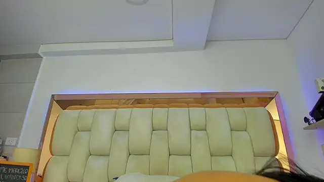 emilyparkerr01 online show from February 21, 2025, 1:11 am