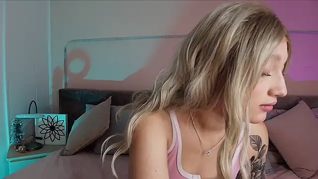 Giaa Ross online show from January 20, 2025, 11:45 am