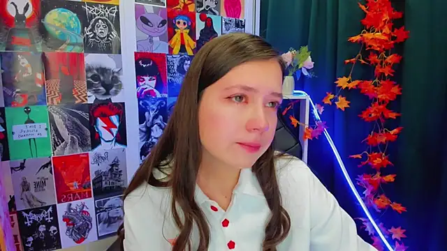 Lina Brownie online show from December 18, 2024, 2:42 am