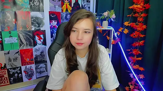 Lina Brownie online show from December 20, 2024, 2:19 am